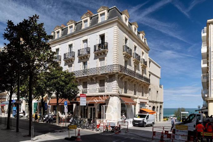 A vendre  APPARTEMENT T5 147 M² VUE MER DERNIER ETAGE  BIARRITZ