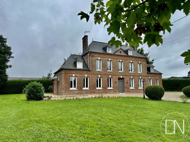 MAISON  DE MAîTRE BORD DE MER YERVILLE Commerces et tous services à 6 km (Yerville)