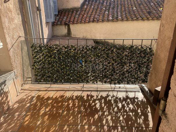 APPARTEMENT DUPLEX T3 58 M2 TERRASSE BORD DE MER ROQUEBRUNE SUR ARGENS