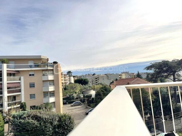 APPARTEMENT T3 62 M2 VUE MER NICE