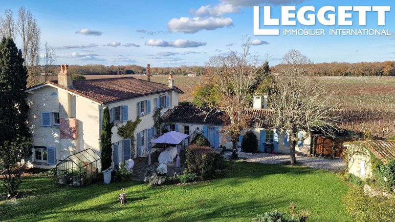 A vendre Moulin, cottage et grande maison aux volets bleus dans les vignes 33460 Margaux Cantenac