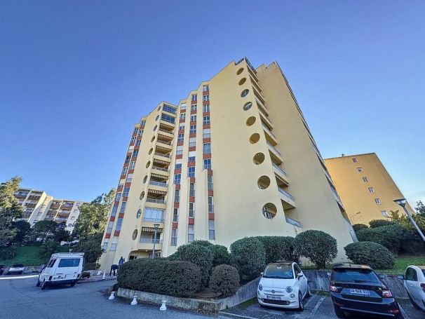 APPARTEMENT T4 95 M2 TERRASSE BORD DE MER AJACCIO