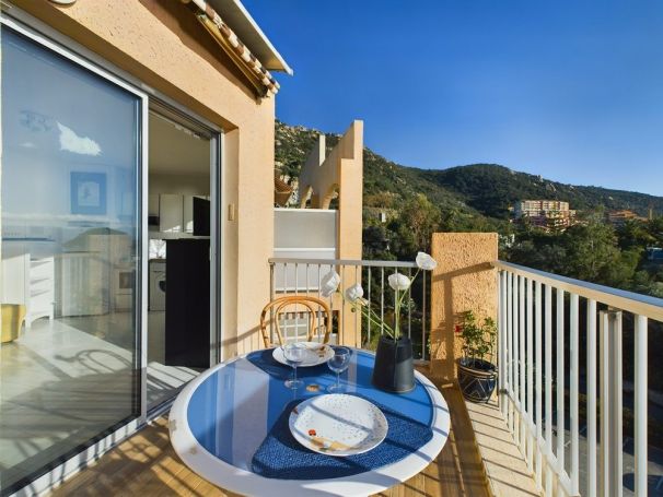 STUDIO  25 M2 TERRASSE VUE MER AJACCIO