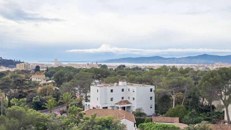 A vendre GRAND APPARTEMENT T3 74 M² VUE MER SAINT RAPHAEL