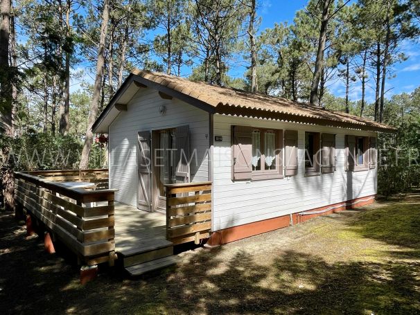 A vendre CHARMANT CHALET 4 PIECES 42 M² DANS LE VILLAGE NATURISTE DE LA JENNY LE PORGE