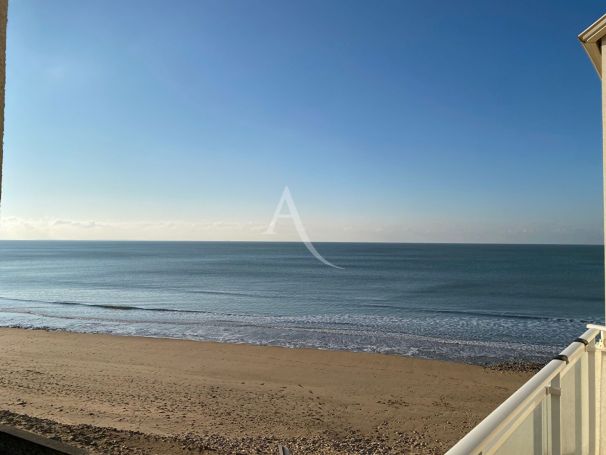 APPARTEMENT T2 37 M2 VUE MER LONGEVILLE SUR MER