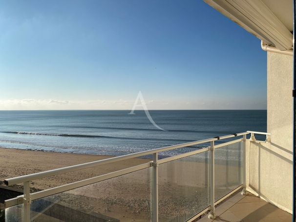 APPARTEMENT T2 37 M2 VUE MER LONGEVILLE SUR MER