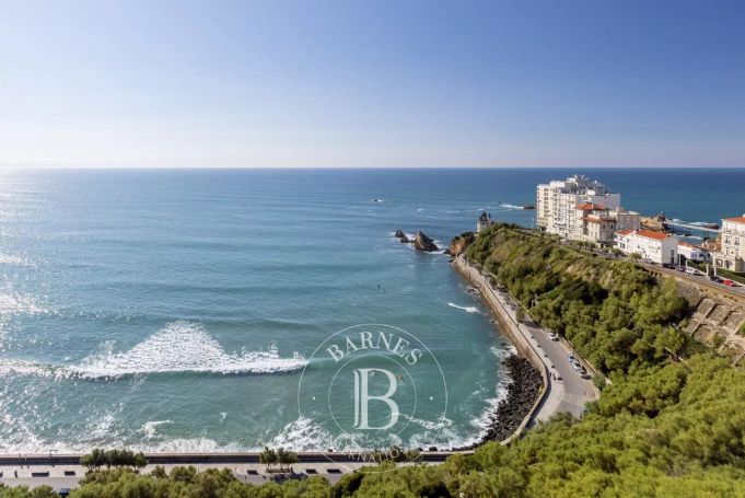 A vendre APPARTEMENT D'EXCEPTION 208 M² DERNIER ETAGE FACE A L'OCEAN BIARRITZ