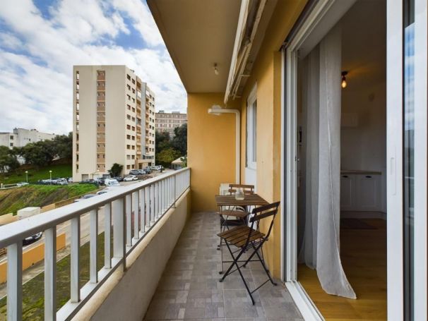 APPARTEMENT T2 42 M2 BORD DE MER AJACCIO