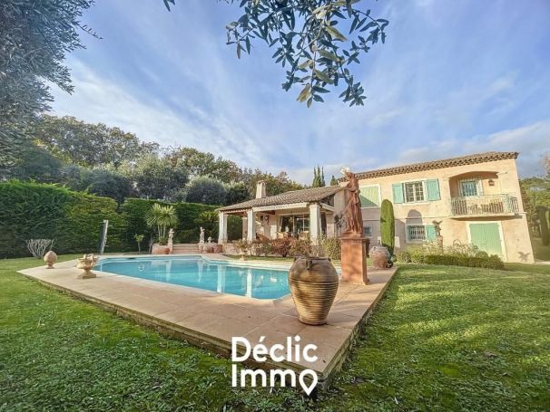 MAISON  5 PIECES 200 M2  MOUGINS