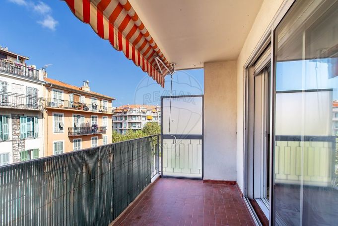 APPARTEMENT DE PRESTIGE T3 83 M2 TERRASSE BORD DE MER NICE