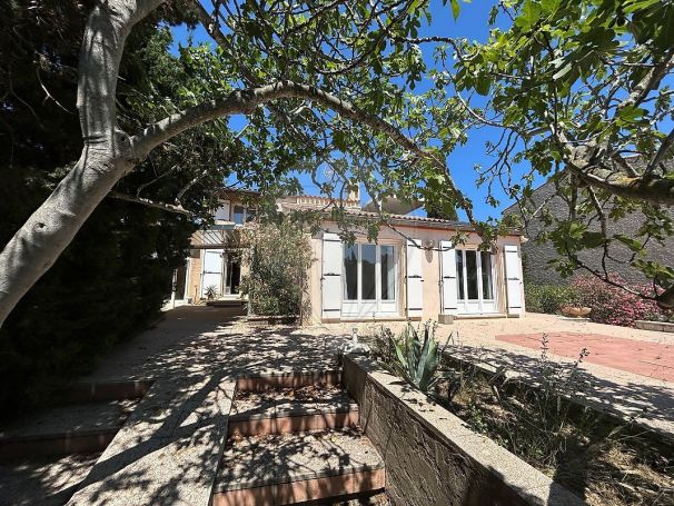 MAISON  D'ARCHITECTE BORD DE MER LEUCATE