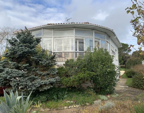 MAISON  D'ARCHITECTE BORD DE MER SAINT PALAIS SUR MER