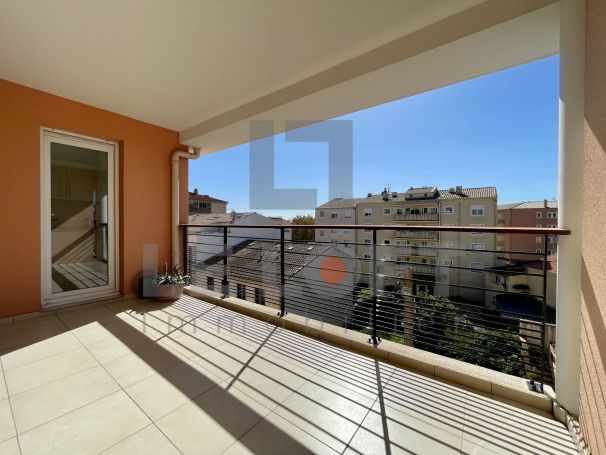 A vendre Magnifique appartement T3 69 M² DERNIER ETAGE FREJUS