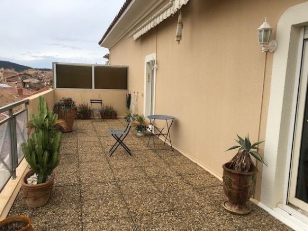 A vendre BEL APPARTEMENT T4 92 M² Duplex HYERES