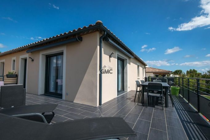 A louer MAISON 4 PIECES 100 M2 BORD DE MER ROUJAN