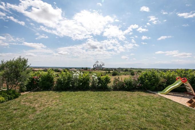 A louer MAISON 4 PIECES 100 M2 BORD DE MER ROUJAN