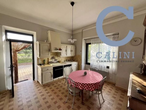 A louer MAISON DE MAîTRE SAINT GENIES DE MALGOIRES