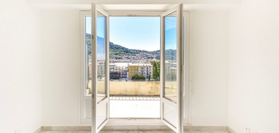 APPARTEMENT T3 67 M2 TERRASSE BORD DE MER NICE