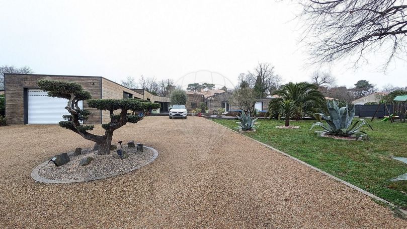 MAISON  D'ARCHITECTE BORD DE MER ETAULES