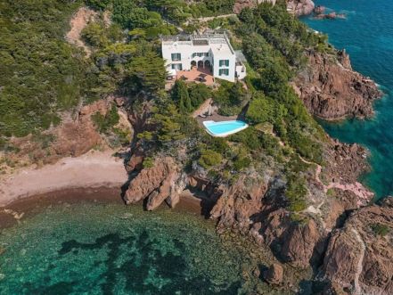 magnifique propriete 10 pieces 400 m² PIEDS DANS L'EAU THEOULE SUR MER