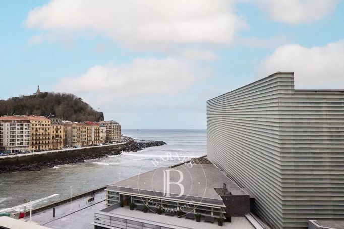 A vendre APPARTEMENT 88 M² VUE MER SAN SEBASTIAN