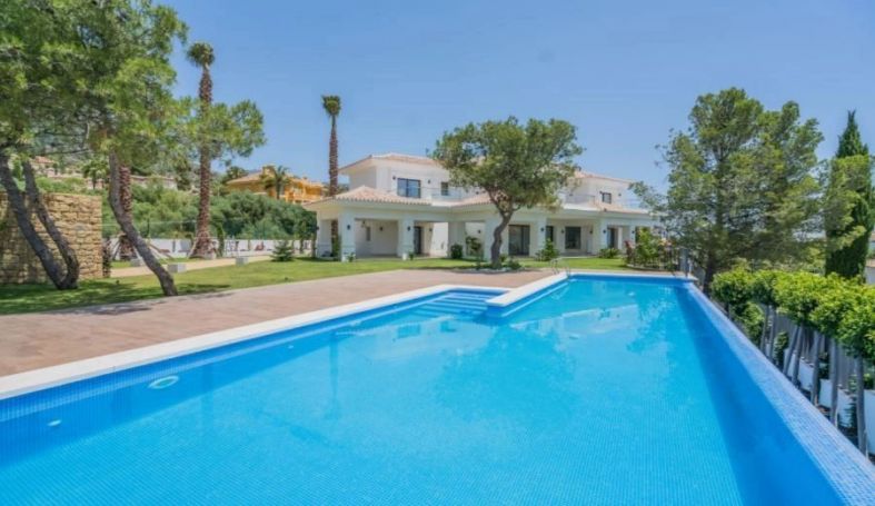 MAISON  CONTEMPORAINE PLAGE à PIED MARBELLA