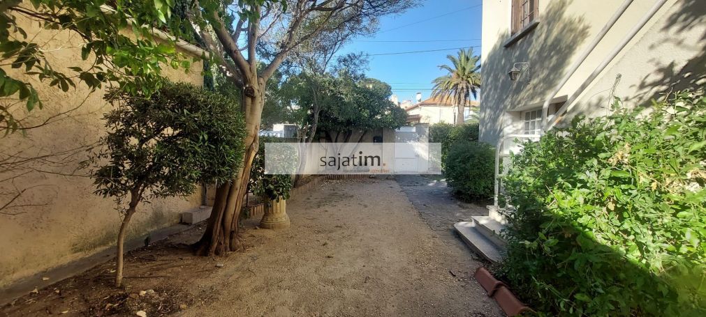 A vendre Maison 10 pieces 233 m² quartier du jardin La Ciotat