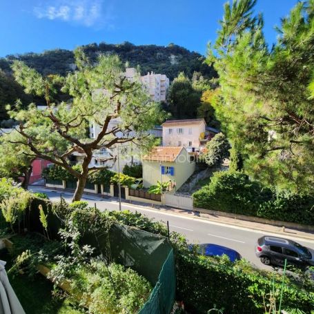 APPARTEMENT T3 62 M2 BORD DE MER NICE