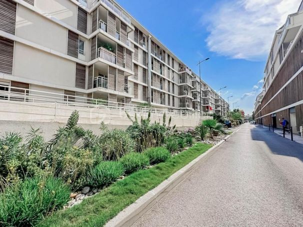 APPARTEMENT DE PRESTIGE T3 61 M2 TERRASSE BORD DE MER PALAVAS LES FLOTS