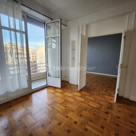 APPARTEMENT T2 48 M2 BORD DE MER NICE