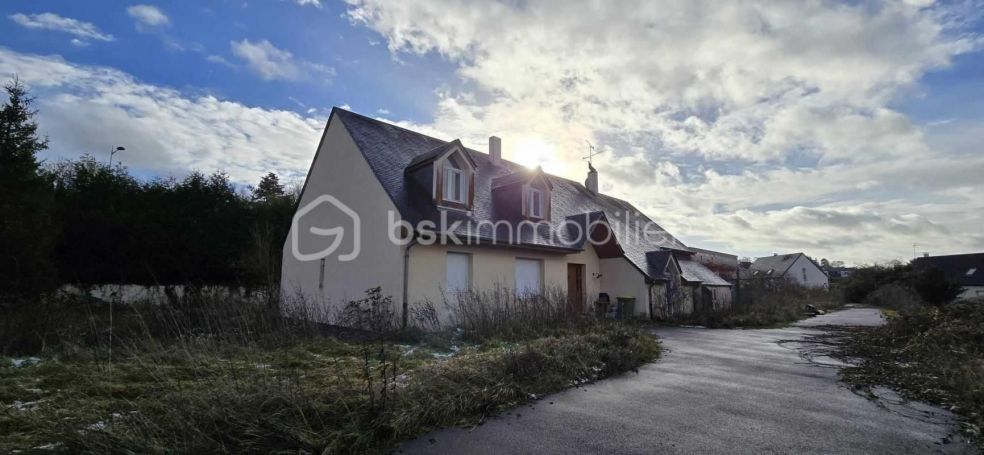 A vendre maison familiale 8 PIECES sur sous-sol complet 240 M² Saint Fuscien