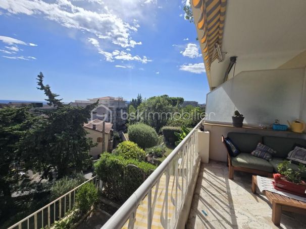 APPARTEMENT DE PRESTIGE T3 71 M2 TERRASSE BORD DE MER LE CANNET