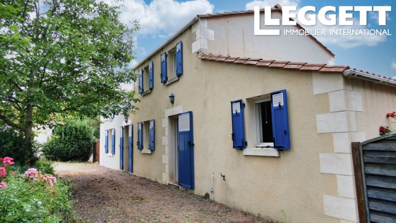 A vendre TRES belle maison situEe au calme, dans un cadre idyllique Mouilleron Saint Germain