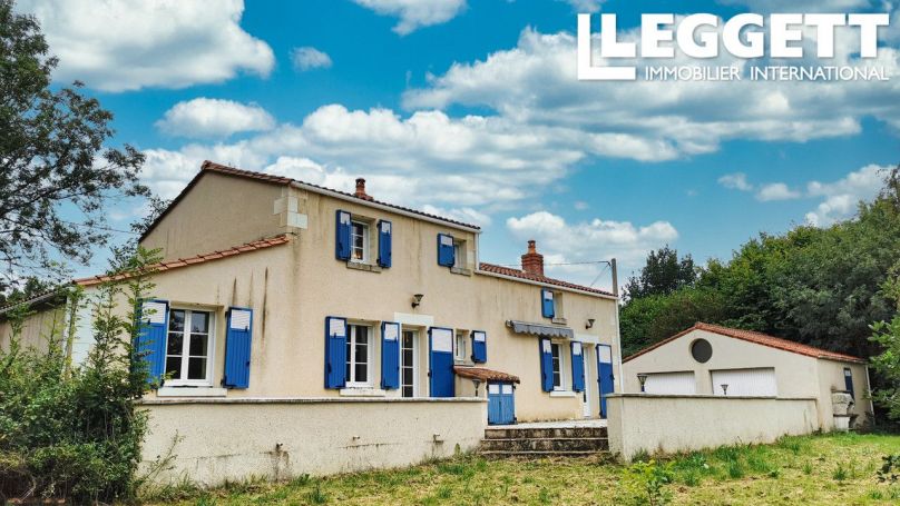 A vendre TRES belle maison situEe au calme, dans un cadre idyllique Mouilleron Saint Germain