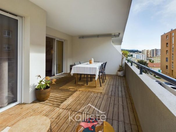 APPARTEMENT T2 45 M2 TERRASSE BORD DE MER AJACCIO