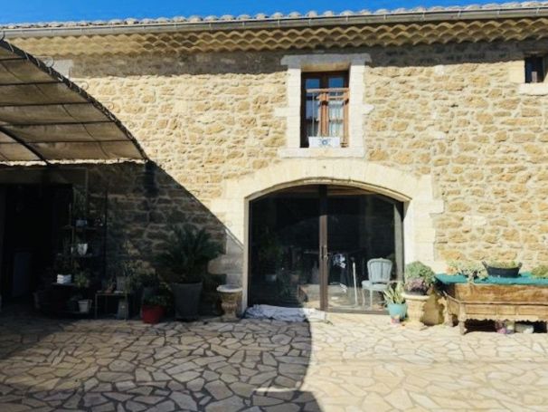 A vendre Maison 3 PIECES 146 M² Pujaut