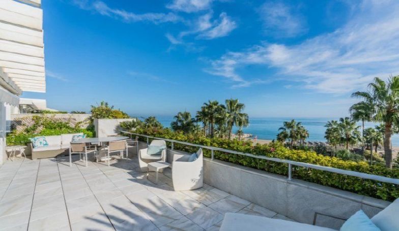 PENTHOUSE DUPLEX DE PRESTIGE T5 557 M2 TERRASSE PIEDS DANS L'EAU MARBELLA