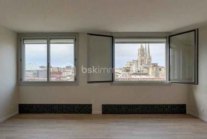 APPARTEMENT T5 122 M2  BORDEAUX