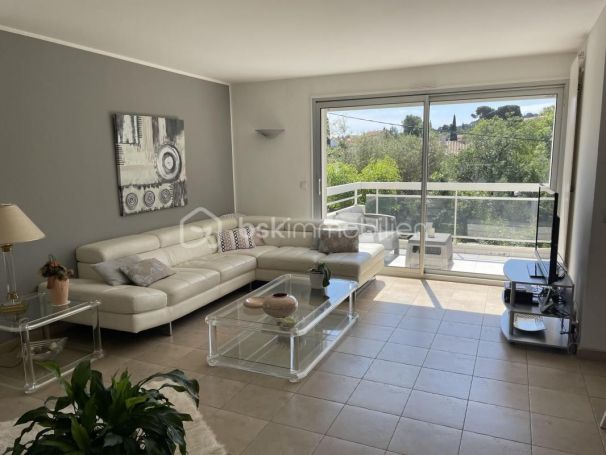 APPARTEMENT DUPLEX T4 103 M2 TERRASSE BORD DE MER TOULON