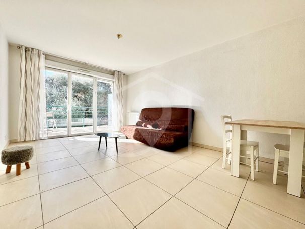 APPARTEMENT T2 41 M2 TERRASSE BORD DE MER ANTIBES