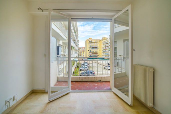 A vendre APPARTEMENT T1 28m²  BALCON Nice