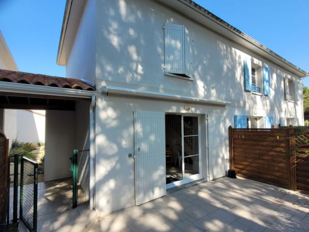 A vendre JOLIE MAISON DE VACANCES mitoyenne de 50m2  La Palmyre