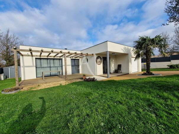 MAISON  CONTEMPORAINE BORD DE MER TALMONT SAINT HILAIRE