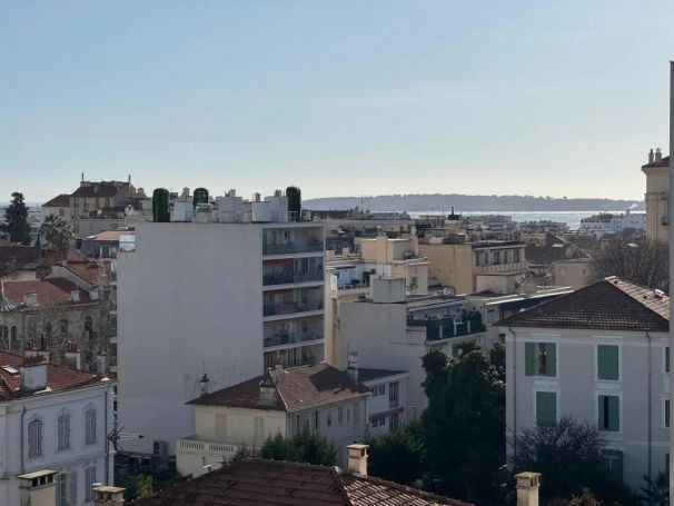 APPARTEMENT T3 87 M2 TERRASSE BORD DE MER CANNES