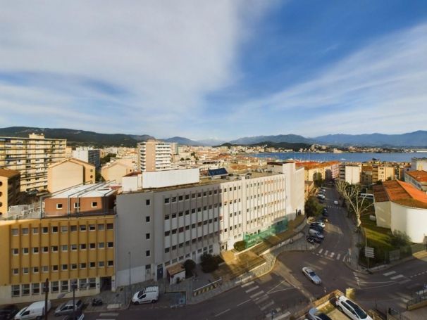 APPARTEMENT T4 91 M2 VUE MER AJACCIO