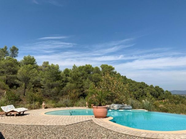 A louer MAISON 7 PIECES 225 M2 SAINT CHINIAN