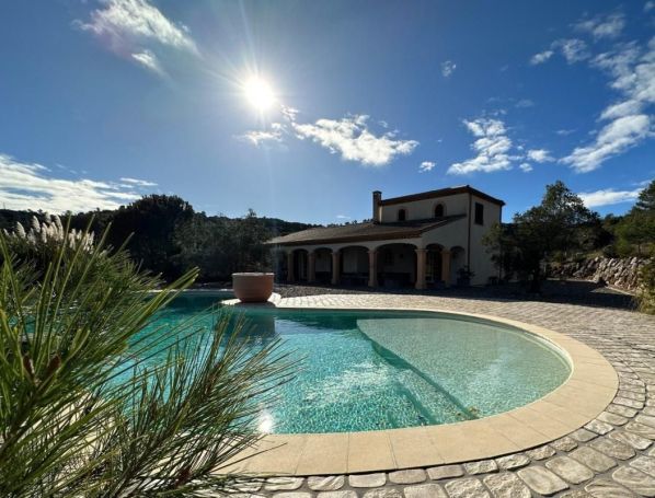 A louer MAISON 7 PIECES 225 M2 SAINT CHINIAN