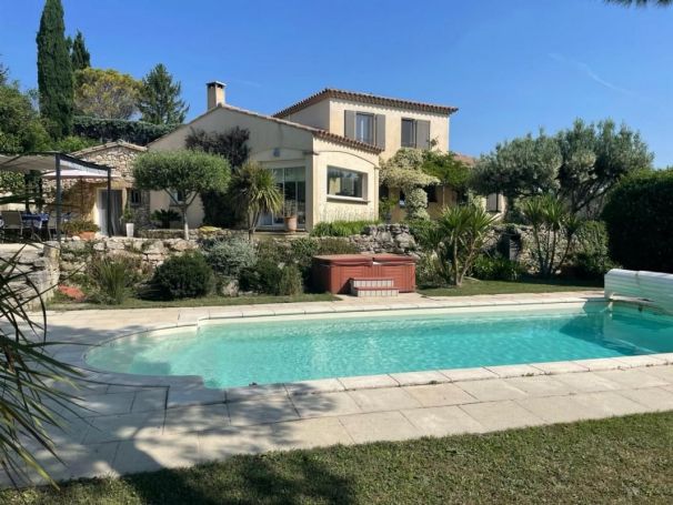 A louer MAISON 7 PIECES 196 M2 UZES