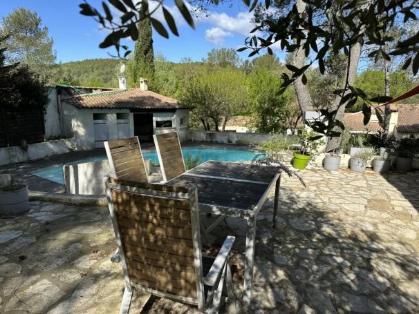 MAISON  5 PIECES 128 M2  SAINT CLEMENT DE RIVIERE